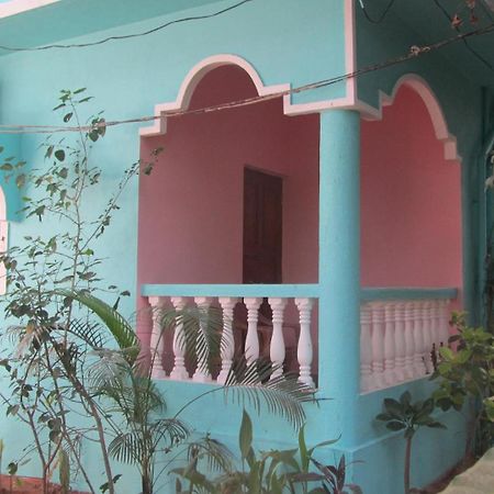 Fraddie Guest House Calangute Esterno foto